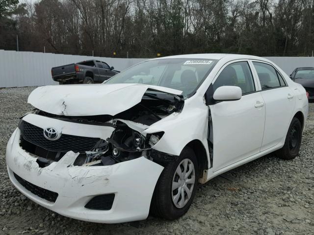 1NXBU4EE8AZ333402 - 2010 TOYOTA COROLLA BA WHITE photo 2