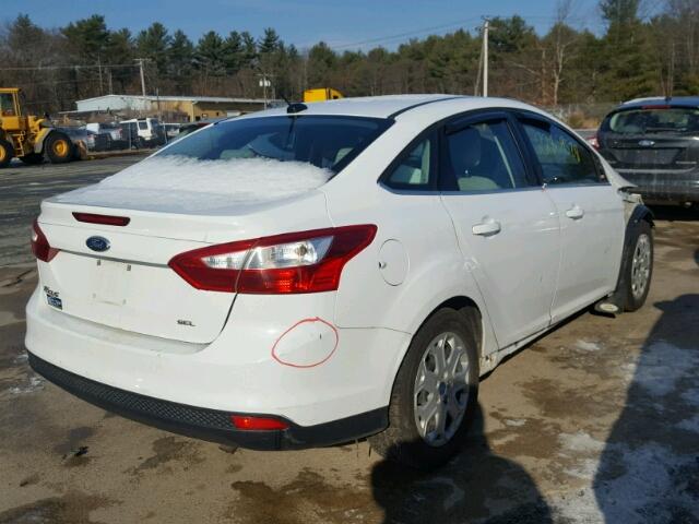 1FAHP3H22CL274914 - 2012 FORD FOCUS SEL WHITE photo 4