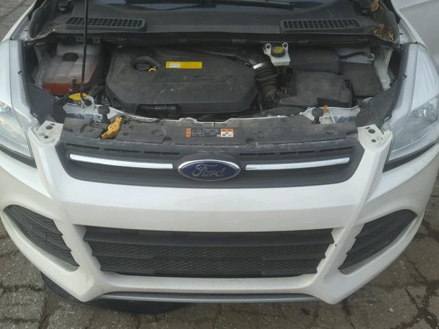 1FMCU0GX5GUC77245 - 2016 FORD ESCAPE SE WHITE photo 7