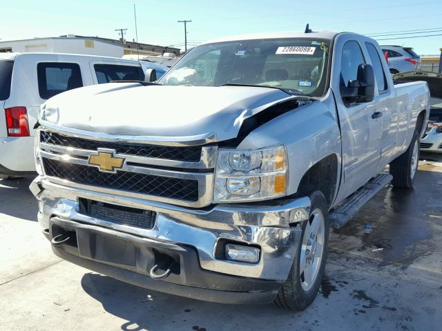 1GC2CXCG1DZ264962 - 2013 CHEVROLET SILVERADO SILVER photo 2