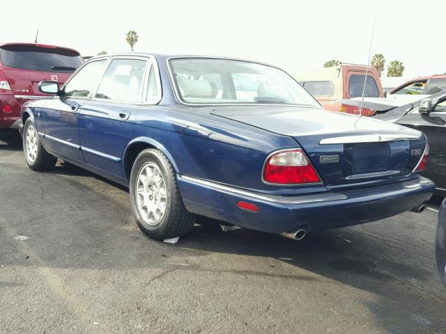 SAJDA14C3YLF15811 - 2000 JAGUAR XJ8 BLUE photo 3