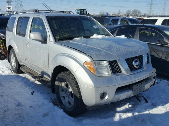 5N1AR18W76C607220 - 2006 NISSAN PATHFINDER SILVER photo 1