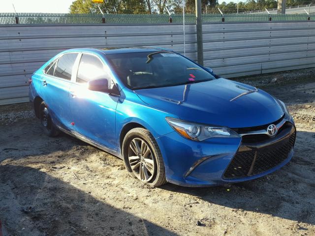 4T1BF1FK4HU624891 - 2017 TOYOTA CAMRY LE BLUE photo 1