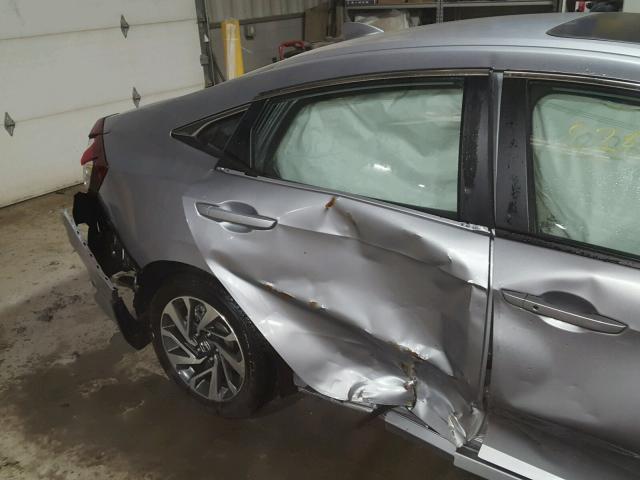 2HGFC2F76HH558588 - 2017 HONDA CIVIC EX ვერცხლისფერი ფოტო 9