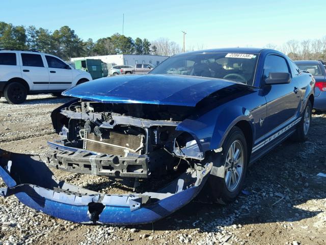 1ZVHT80N695136764 - 2009 FORD MUSTANG BLUE photo 2