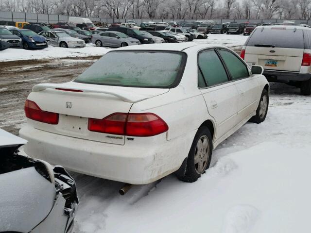 1HGCG1657XA029471 - 1999 HONDA ACCORD EX WHITE photo 4