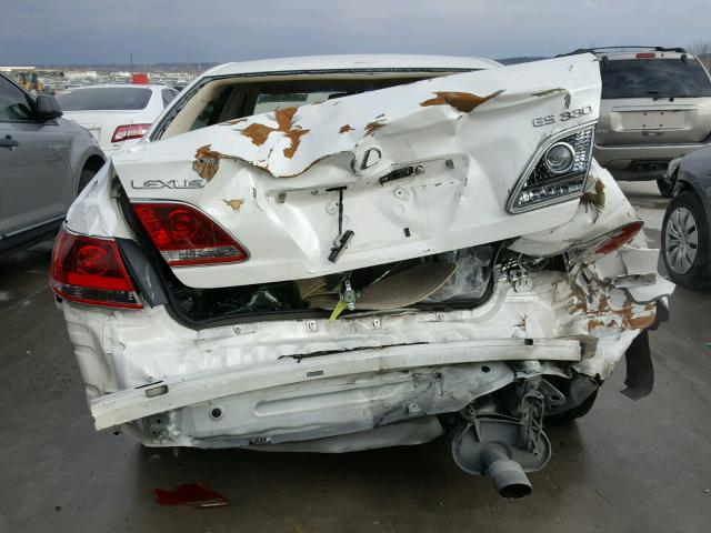 JTHBA30G255066708 - 2005 LEXUS ES 330 WHITE photo 9