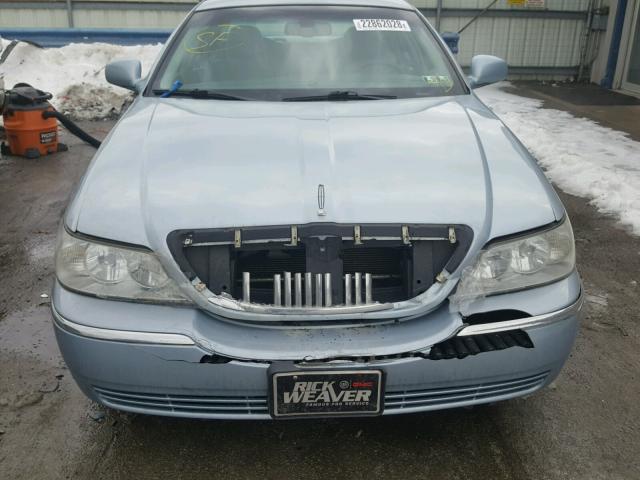 1LNHM81V76Y642513 - 2006 LINCOLN TOWN CAR S BLUE photo 9