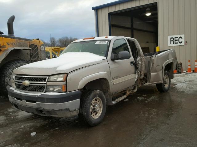 1GCHK29U35E132887 - 2005 CHEVROLET SILVERADO TAN photo 2