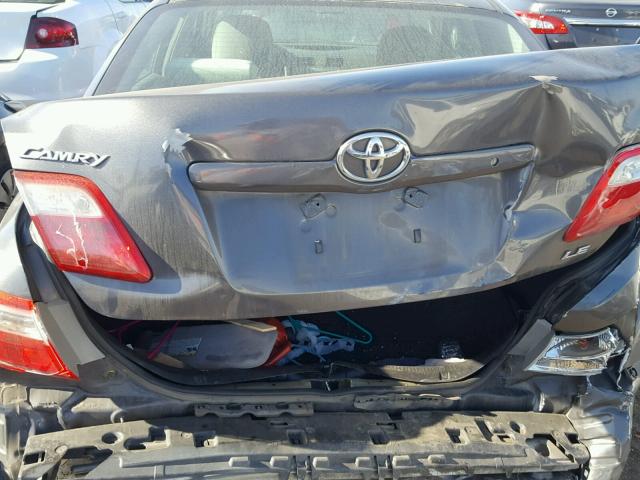 4T4BE46K69R108592 - 2009 TOYOTA CAMRY BASE GRAY photo 9