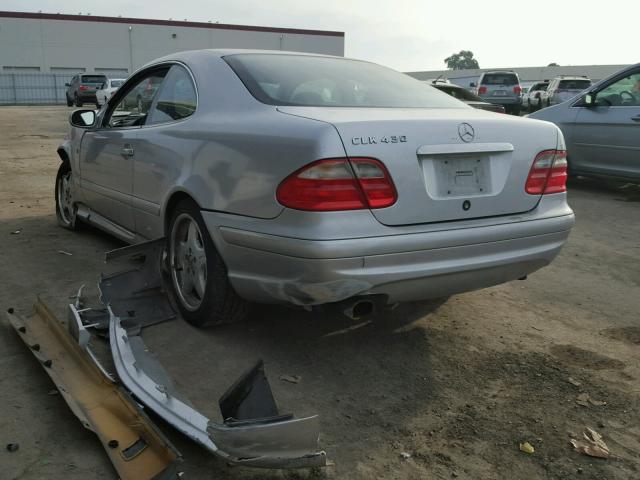 WDBLJ70G8XF060002 - 1999 MERCEDES-BENZ CLK 430 SILVER photo 3