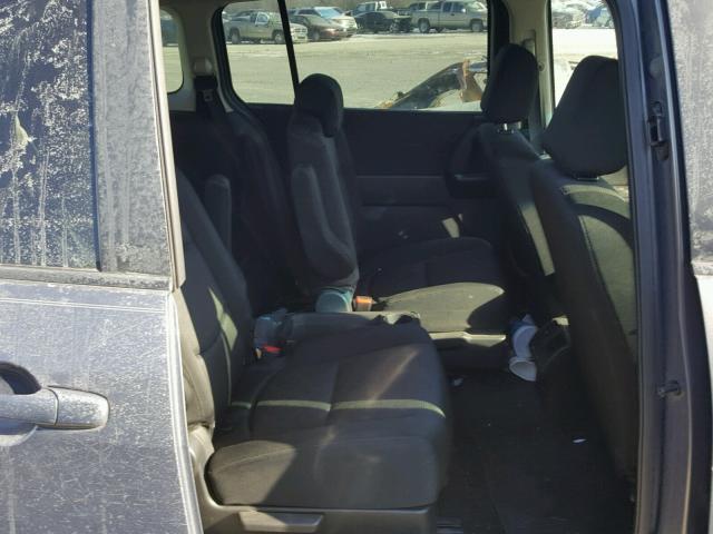 JM1CR293180313906 - 2008 MAZDA 5 GRAY photo 6