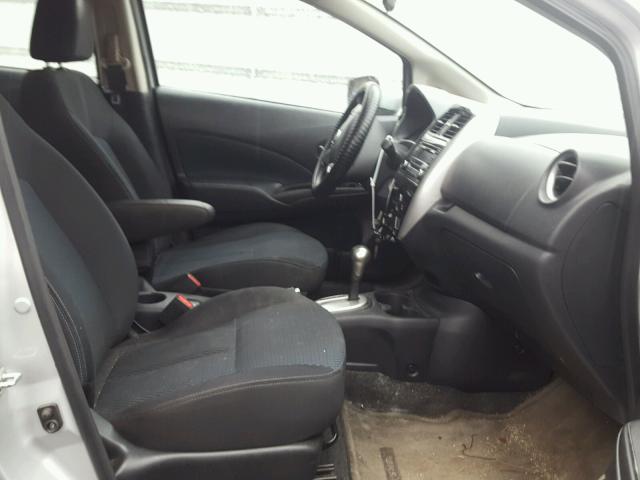 3N1CE2CP6FL375120 - 2015 NISSAN VERSA NOTE SILVER photo 5