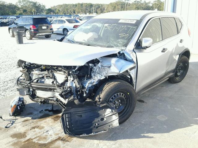 KNMAT2MT4HP612877 - 2017 NISSAN ROGUE S SILVER photo 2