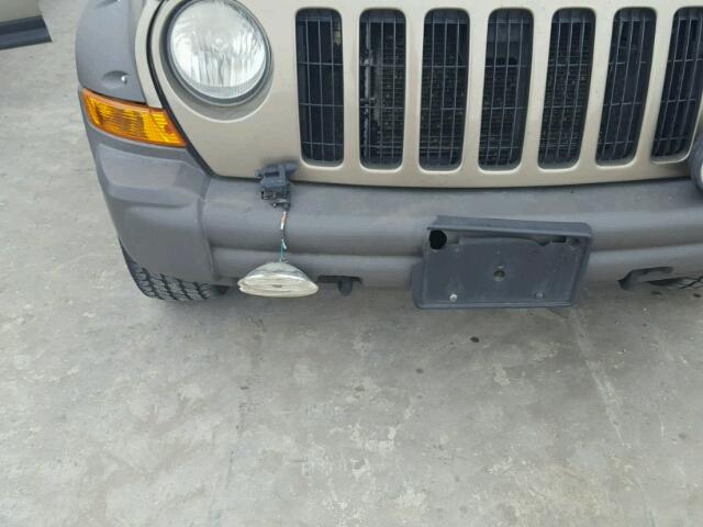 1J4GL38K25W712988 - 2005 JEEP LIBERTY RE TAN photo 9