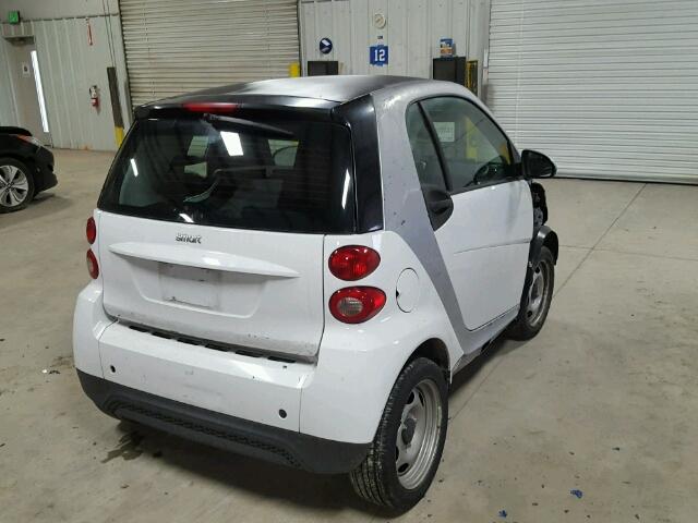 WMEEJ3BA3EK781958 - 2014 SMART FORTWO PUR TWO TONE photo 4