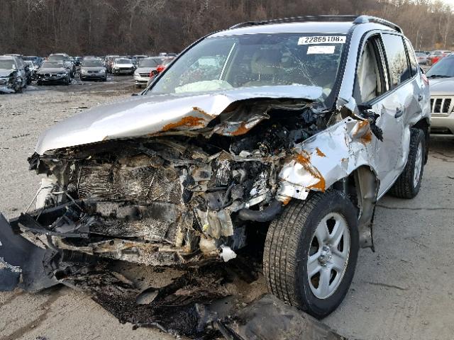 2T3BF4DV2BW164885 - 2011 TOYOTA RAV4 SILVER photo 2