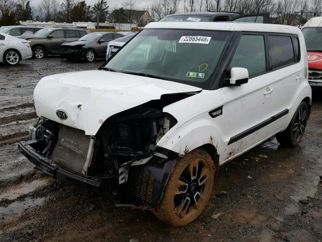 KNDJT2A24B7729653 - 2011 KIA SOUL + WHITE photo 2