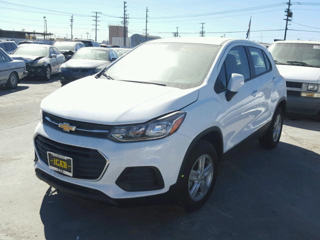 KL7CJNSB4HB172504 - 2017 CHEVROLET TRAX LS WHITE photo 2