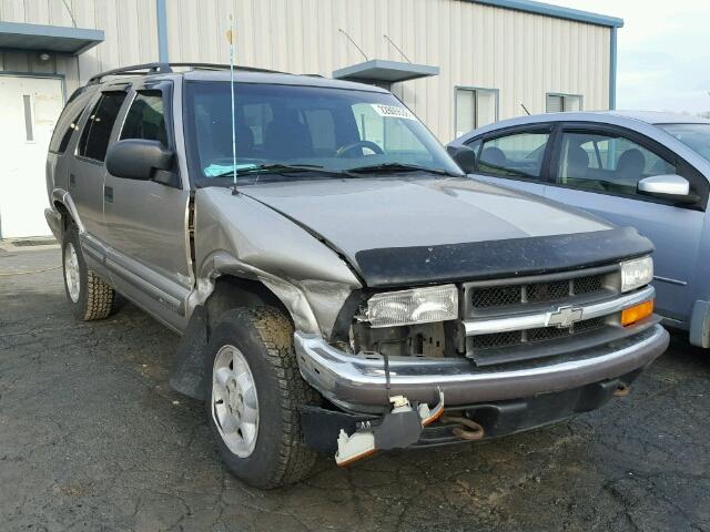 1GNDT13W4Y2210557 - 2000 CHEVROLET BLAZER BROWN photo 1