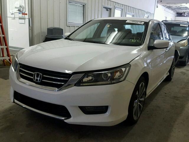 1HGCR2F52FA242231 - 2015 HONDA ACCORD SPO WHITE photo 2