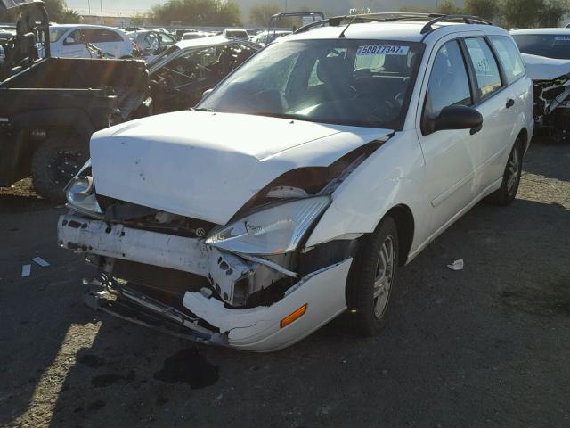 1FAHP3635YW381151 - 2000 FORD FOCUS SE WHITE photo 2