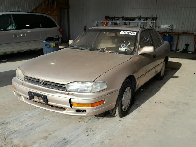 4T1SK12E5RU472651 - 1994 TOYOTA CAMRY LE GOLD photo 2