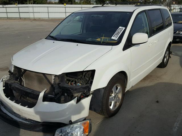 2C4RDGCG1CR147368 - 2012 DODGE GRAND CARA WHITE photo 2