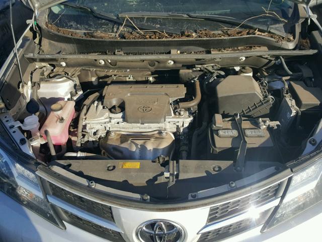 2T3WFREV8FW204681 - 2015 TOYOTA RAV4 XLE SILVER photo 7