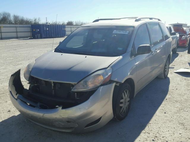 5TDZK23C57S073410 - 2007 TOYOTA SIENNA CE SILVER photo 2