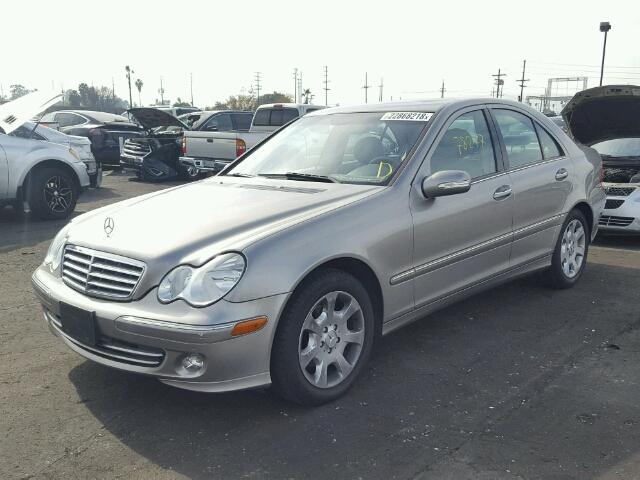 WDBRF61J55A689453 - 2005 MERCEDES-BENZ C 240 SILVER photo 2