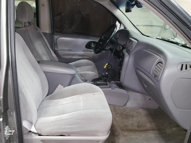 1GNDT13S262167038 - 2006 CHEVROLET TRAILBLAZE GRAY photo 5