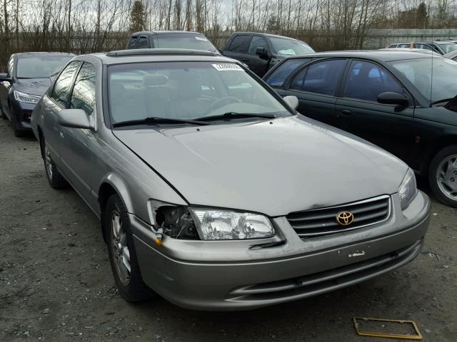 JT2BF28K010304772 - 2001 TOYOTA CAMRY LE BEIGE photo 1