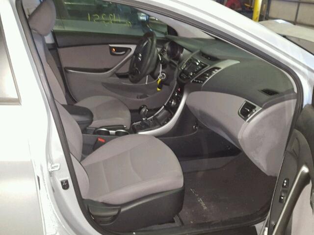 5NPDH4AE5GH711993 - 2016 HYUNDAI ELANTRA SE SILVER photo 5