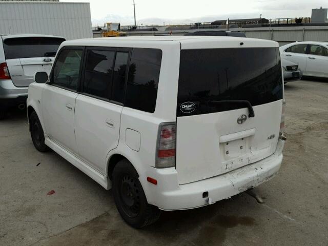 JTLKT334264125698 - 2006 TOYOTA SCION XB WHITE photo 3