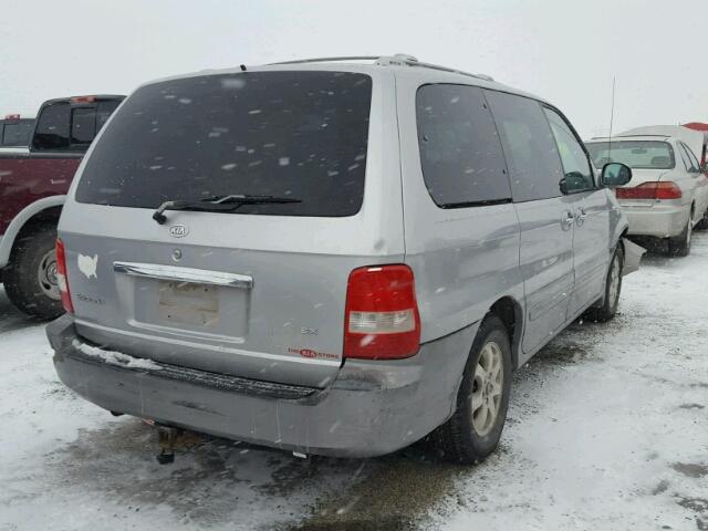 KNDUP131X46593165 - 2004 KIA SEDONA EX SILVER photo 4