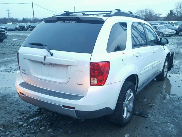 2CKDL73F266165641 - 2006 PONTIAC TORRENT WHITE photo 4