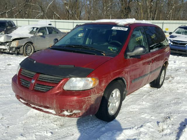 1D4GP45RX5B430268 - 2005 DODGE CARAVAN SX RED photo 2