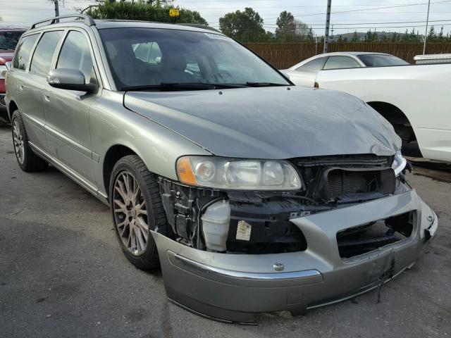 YV1SW592372659255 - 2007 VOLVO V70 2.5T GREEN photo 1