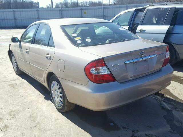 4T1BE32K12U067109 - 2002 TOYOTA CAMRY LE GOLD photo 3