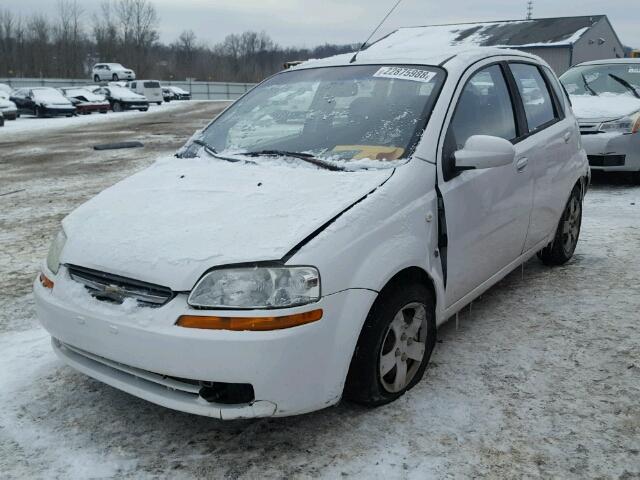 KL1TD66637B764897 - 2007 CHEVROLET AVEO BASE WHITE photo 2