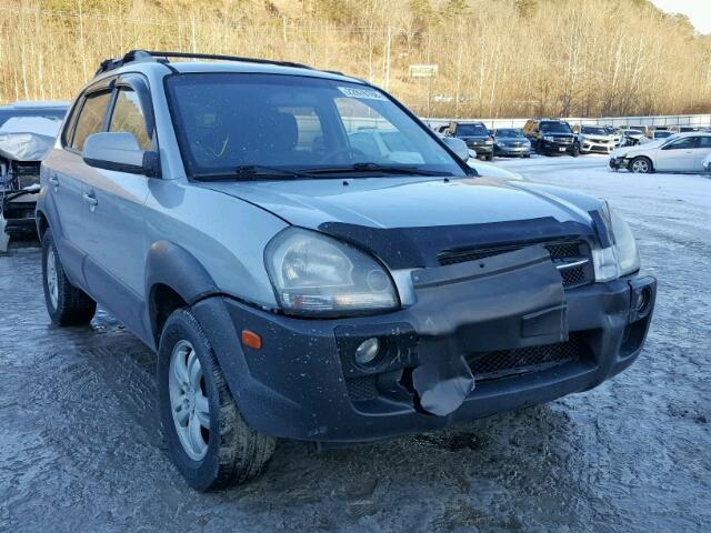 KM8JN72D88U893355 - 2008 HYUNDAI TUCSON SE SILVER photo 1