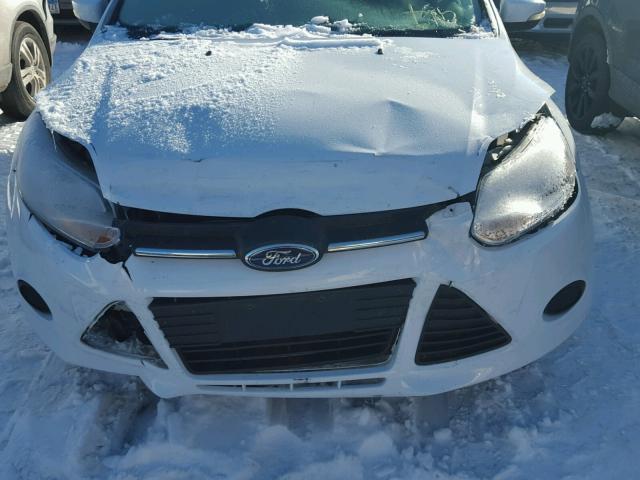 1FADP3K24EL392442 - 2014 FORD FOCUS SE WHITE photo 9