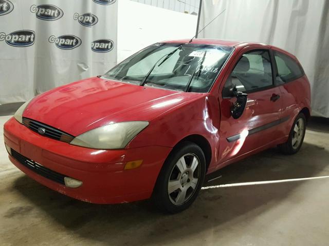 3FAFP31313R192636 - 2003 FORD FOCUS ZX3 RED photo 2