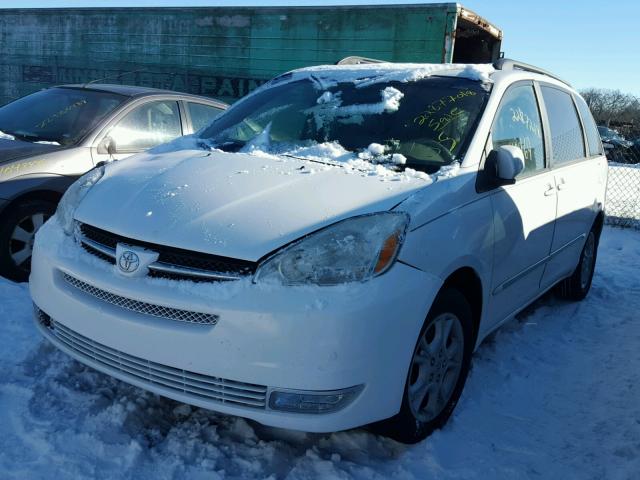 5TDZA22C15S274867 - 2005 TOYOTA SIENNA XLE WHITE photo 2