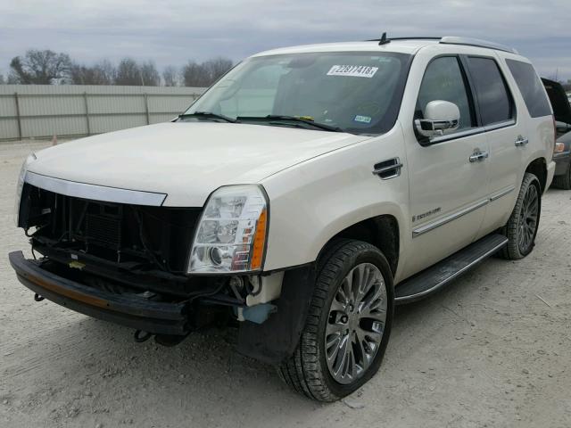 1GYEC63878R156507 - 2008 CADILLAC ESCALADE L WHITE photo 2