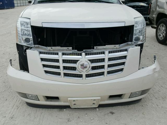 1GYEC63878R156507 - 2008 CADILLAC ESCALADE L WHITE photo 9