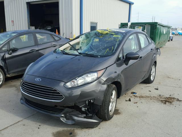 3FADP4BJ6HM163745 - 2017 FORD FIESTA SE GRAY photo 2