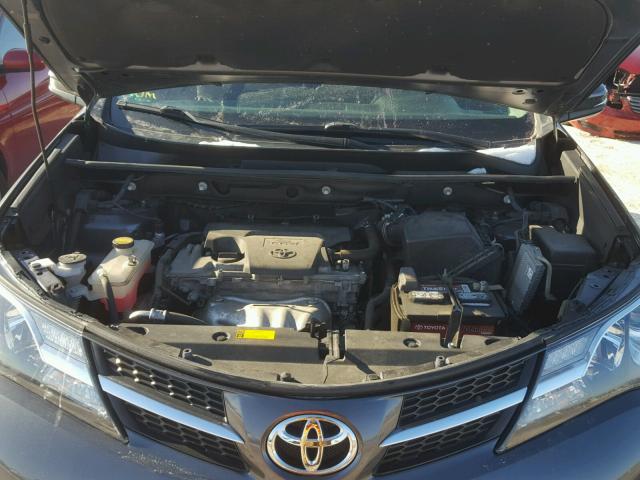 2T3RFREV2DW100665 - 2013 TOYOTA RAV4 XLE GRAY photo 7