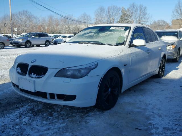 WBANV13599C154767 - 2009 BMW 528 XI WHITE photo 2